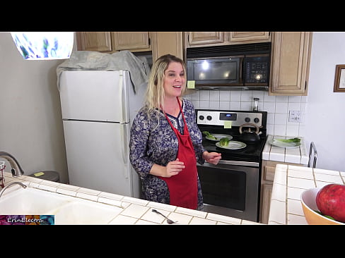 ❤️ A madrasta o ordenha na cozinha antes de sua data Porno vídeo em pt-br.com-porn-kai.ru ﹏
