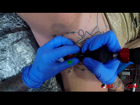 ❤️ Extremamente tatuada, a brasa Sully Savage fez uma tatuagem em seu clítoris Porno vídeo em pt-br.com-porn-kai.ru ﹏